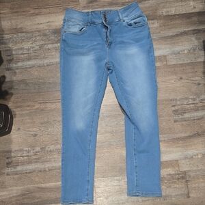 BAMBOO Women's Light Blue Straight Leg Jeans